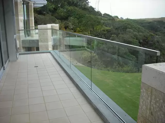 نرده شیشه ای اسپیگات
